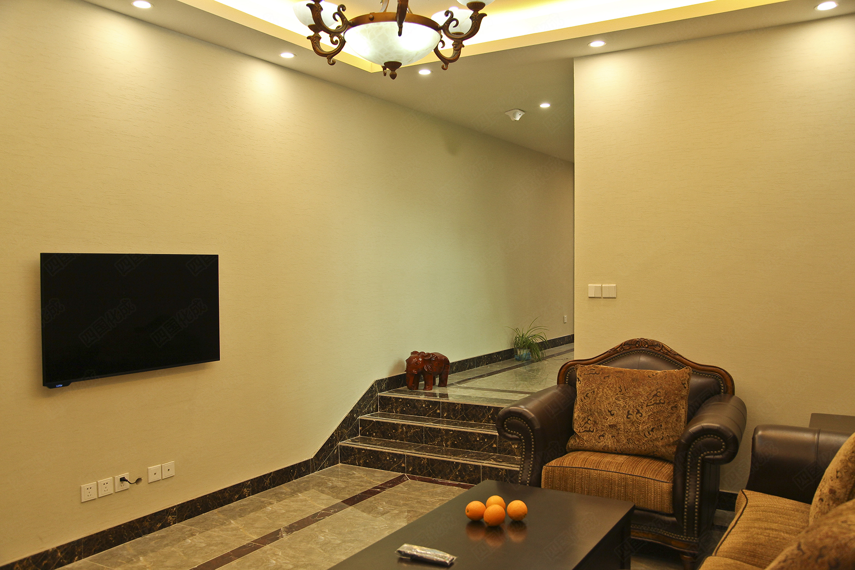 现代风格客厅硅藻泥电视墙设计图片欣赏 – 设计本装修效果图